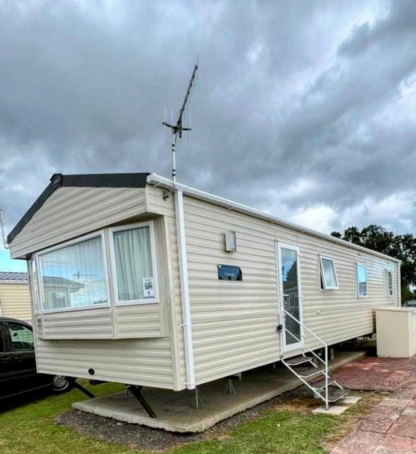 8 Berth Caravan,Pet Friendly. Merston Exterior photo